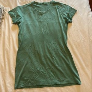 Lululemon swiftly tech short sleeve
